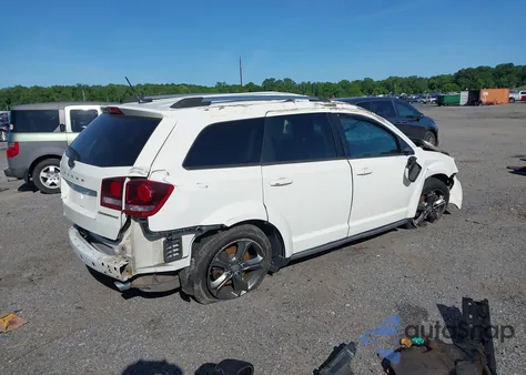 2015 Dodge Journey Crossroad z USA, uszkodzony, nr VIN 3C4PDCGG8FT567835